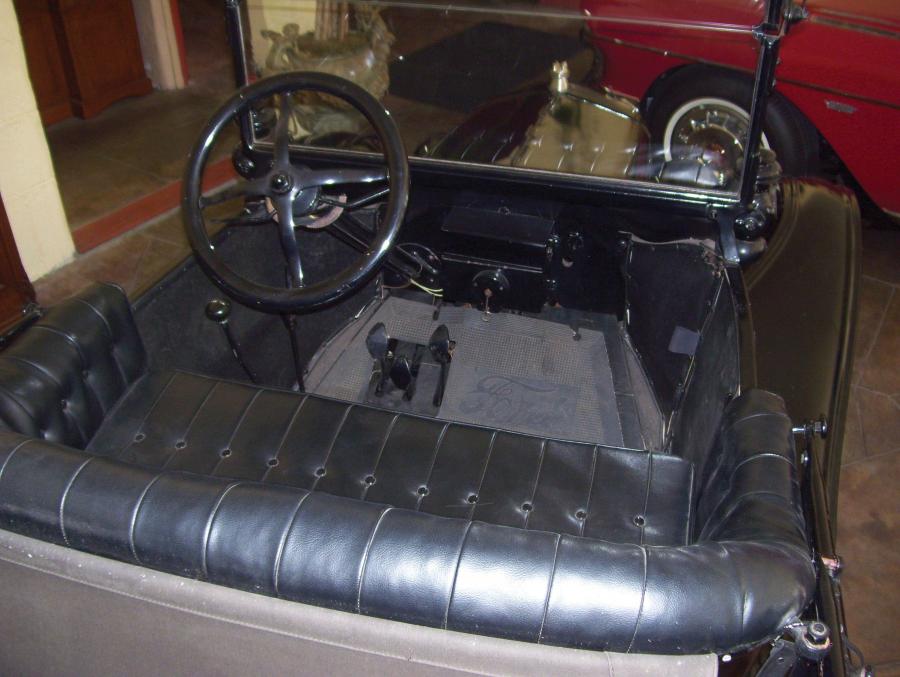  Ford Model T Runabout 1917 года  (фото 3 из 6)